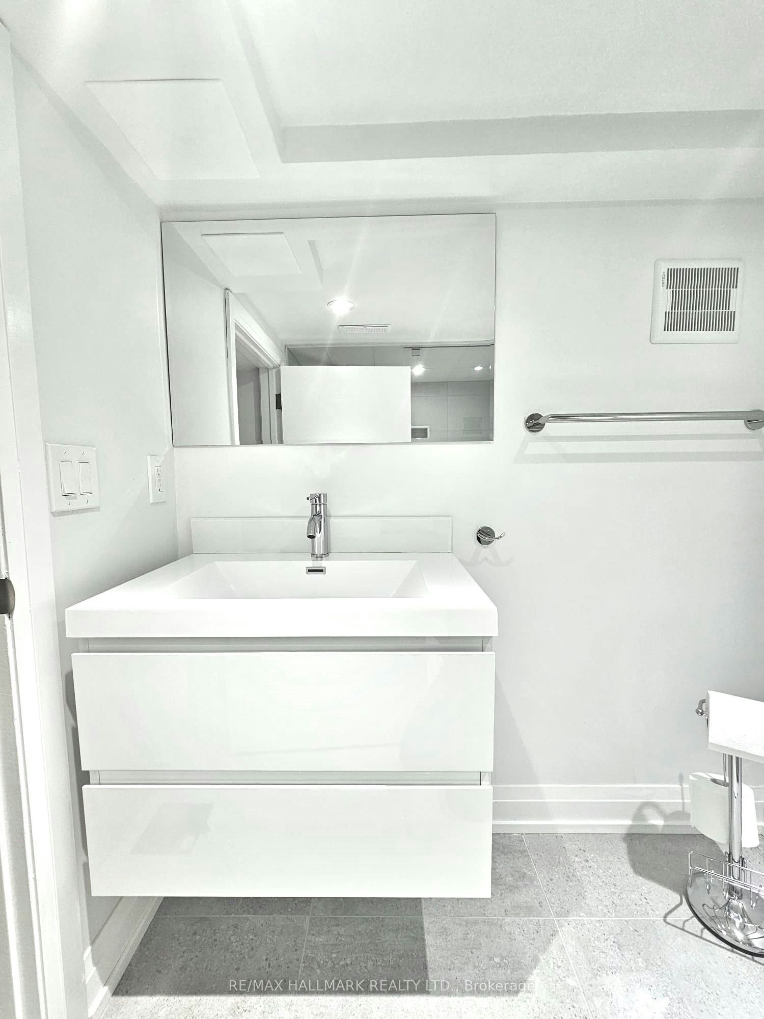 38 Halton Street, Toronto, ON, M6J 1R3 - 14