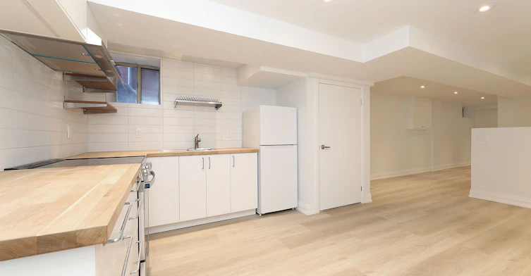 38 Halton Street, Toronto, ON, M6J 1R3 - 3