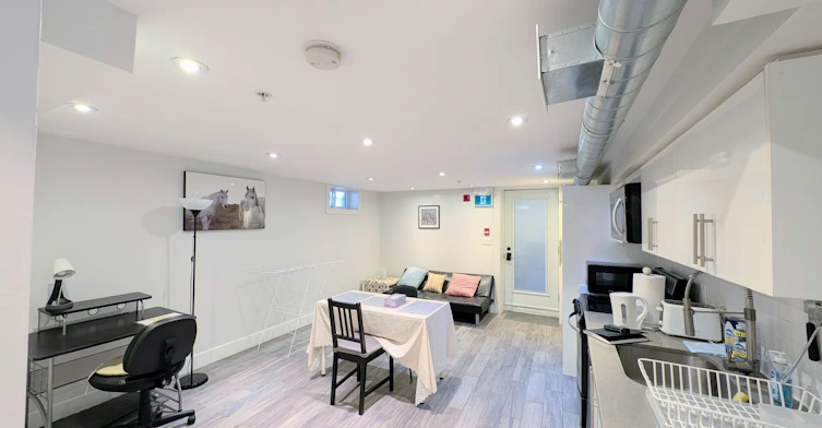 5-189 Sheridan Avenue, Toronto, ON, M6H 3M5 - 3