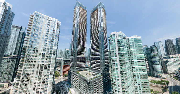 5606-1 Concord Cityplace Way, Toronto, ON, M5V 0X3 - 50