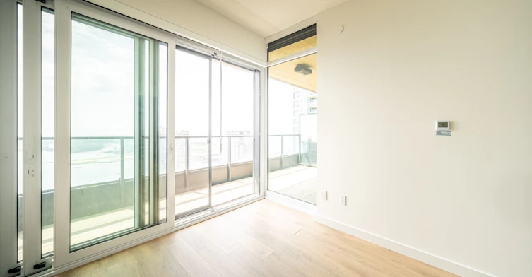 5606-1 Concord Cityplace Way, Toronto, ON, M5V 0X3 - 11