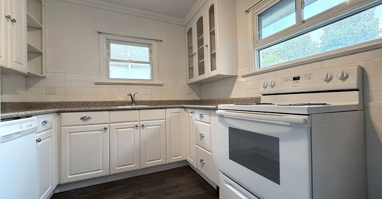 B-42 Glencairn Avenue, Toronto, ON, M4R 1M5 - 12