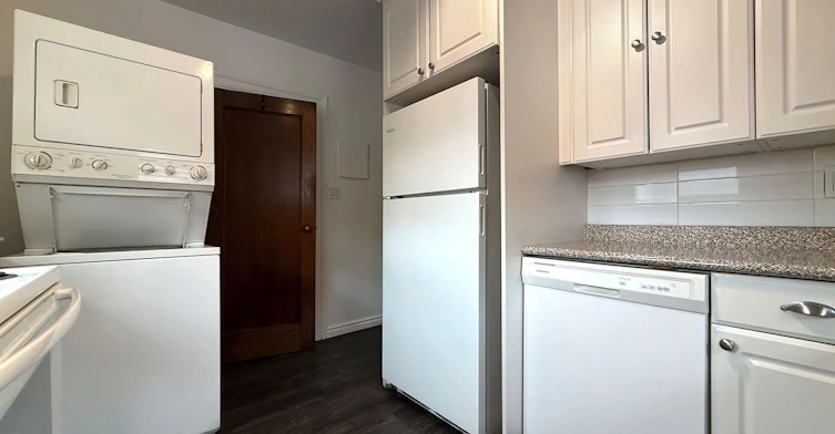 B-42 Glencairn Avenue, Toronto, ON, M4R 1M5 - 14