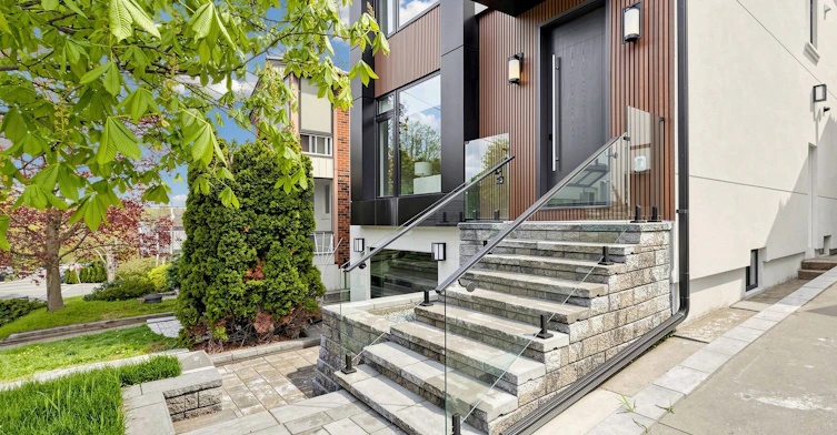 127 Banff Road, Toronto, ON, M4P 2P6 - 4