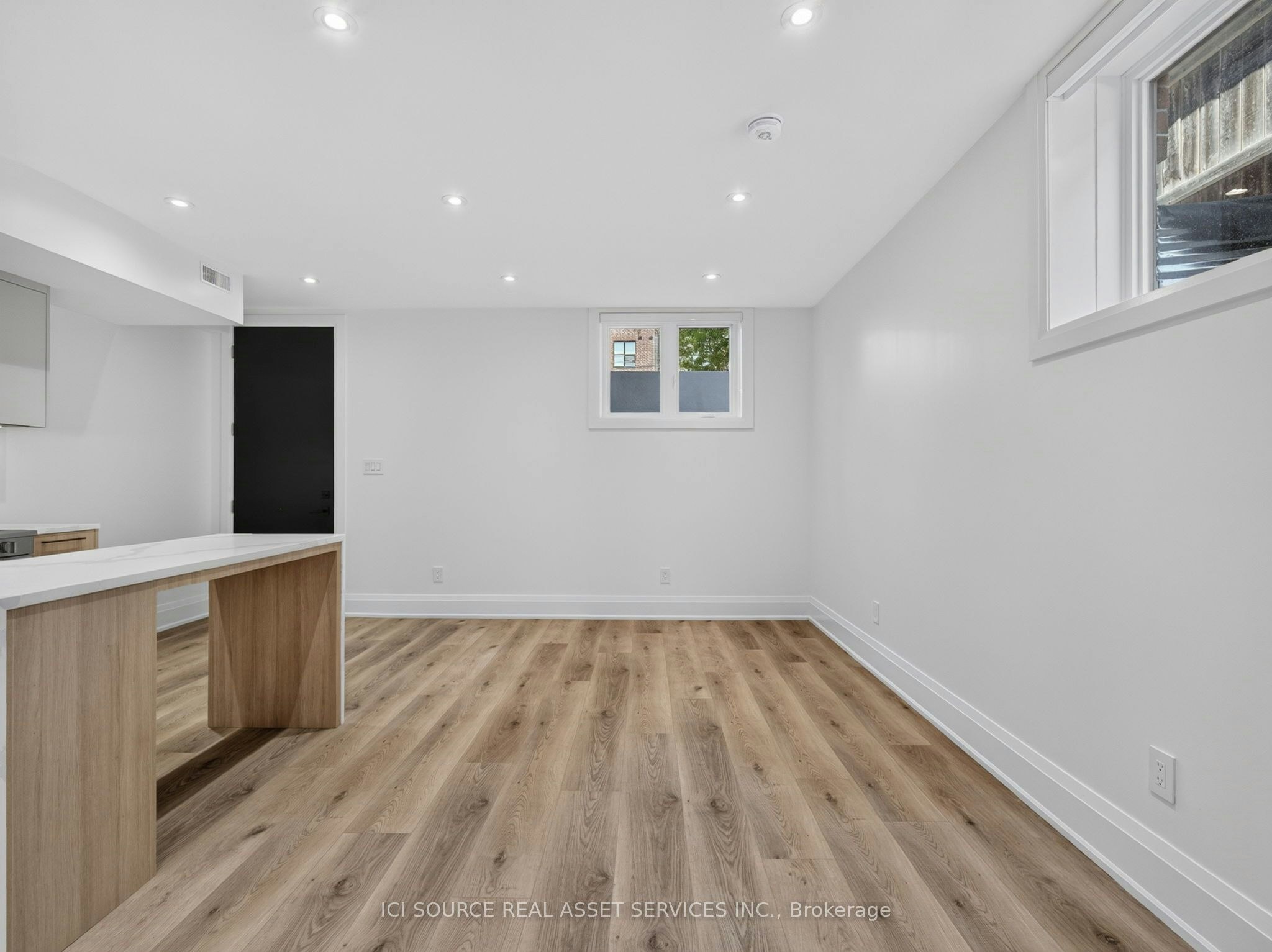 Unit 5-28 Norcross Road, Toronto, ON, M3H 2R4 - 8