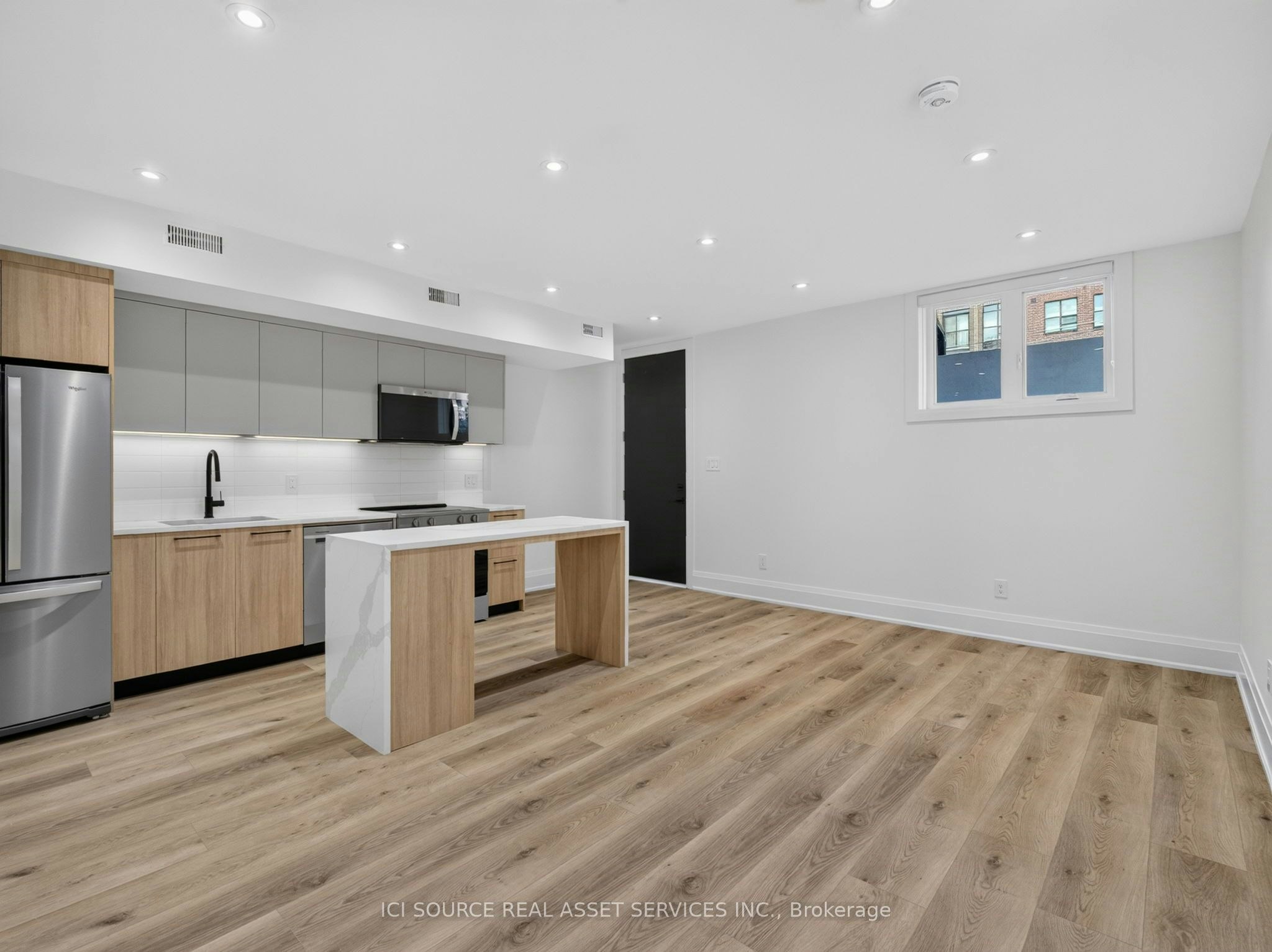 Unit 5-28 Norcross Road, Toronto, ON, M3H 2R4 - 3