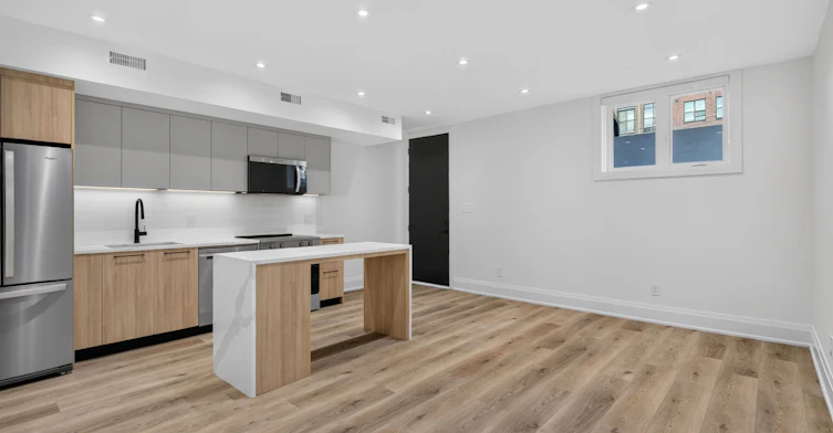 Unit 5-28 Norcross Road, Toronto, ON, M3H 2R4 - 3