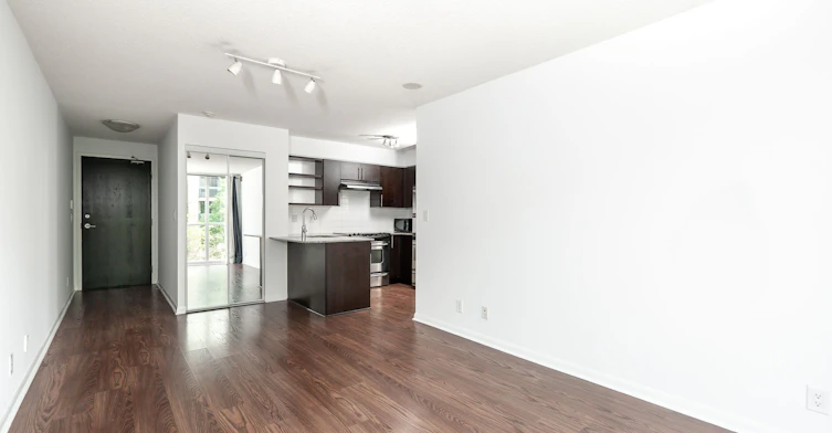 501-96 St Patrick Street, Toronto, ON, M5T 1V2 - 4