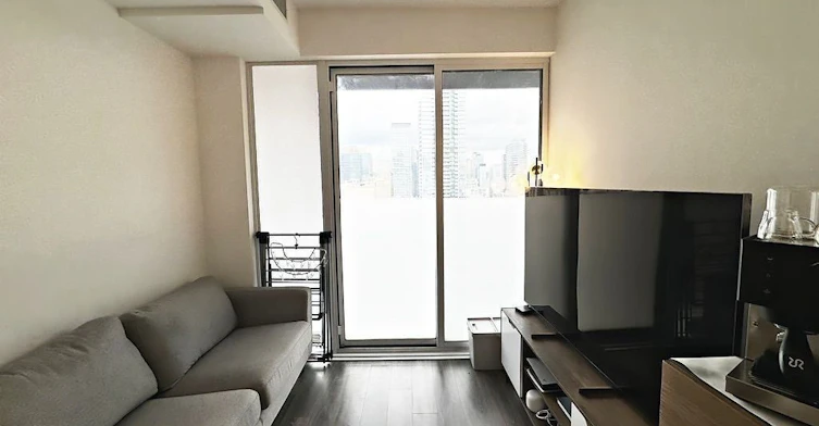 2422-20 Edward Street, Toronto, ON, M5G 0C5 - 3