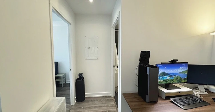2422-20 Edward Street, Toronto, ON, M5G 0C5 - 5