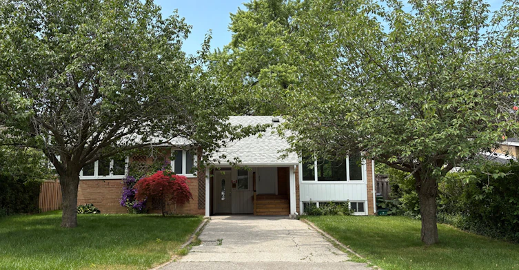 73 Berkinshaw Crescent, Toronto, ON, M3B 2T1