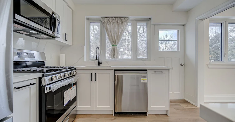 73 Berkinshaw Crescent, Toronto, ON, M3B 2T1 - 6