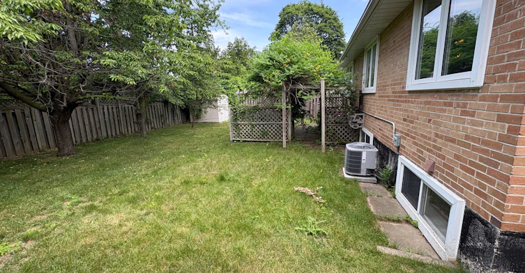 73 Berkinshaw Crescent, Toronto, ON, M3B 2T1 - 24