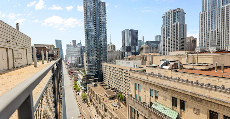 1813-7 Carlton Street, Toronto, ON, M5B 2M3