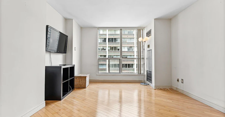 1813-7 Carlton Street, Toronto, ON, M5B 2M3 - 10
