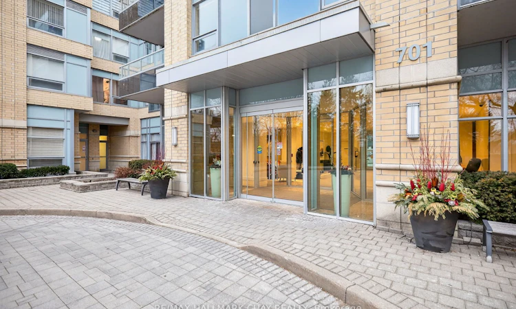 108-701 Sheppard Avenue W
