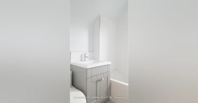 112 Glenvale Boulevard, Toronto, ON, M4G 2V9 - 4