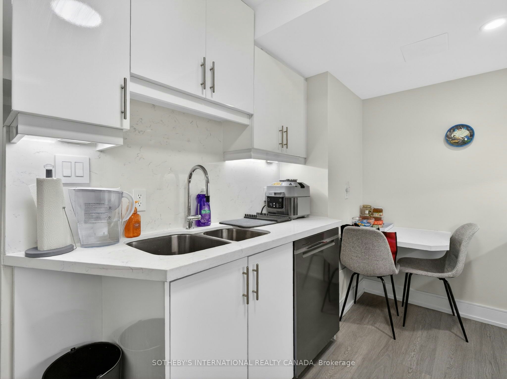1B-24 College View Avenue, Toronto, ON, M5P 1J4 - 13