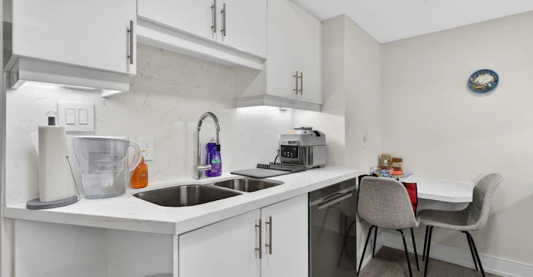 1B-24 College View Avenue, Toronto, ON, M5P 1J4 - 13
