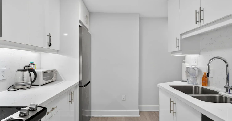 1B-24 College View Avenue, Toronto, ON, M5P 1J4 - 15