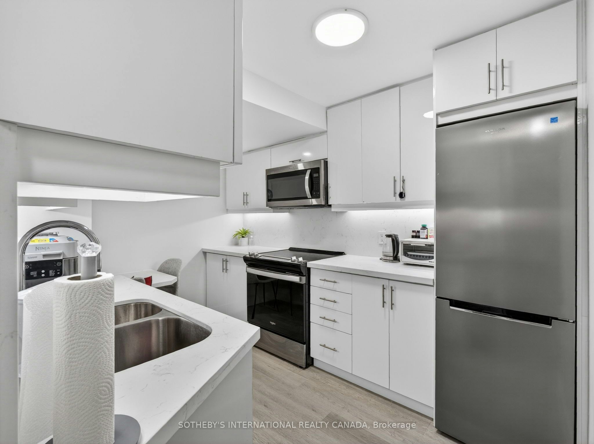 1B-24 College View Avenue, Toronto, ON, M5P 1J4 - 11
