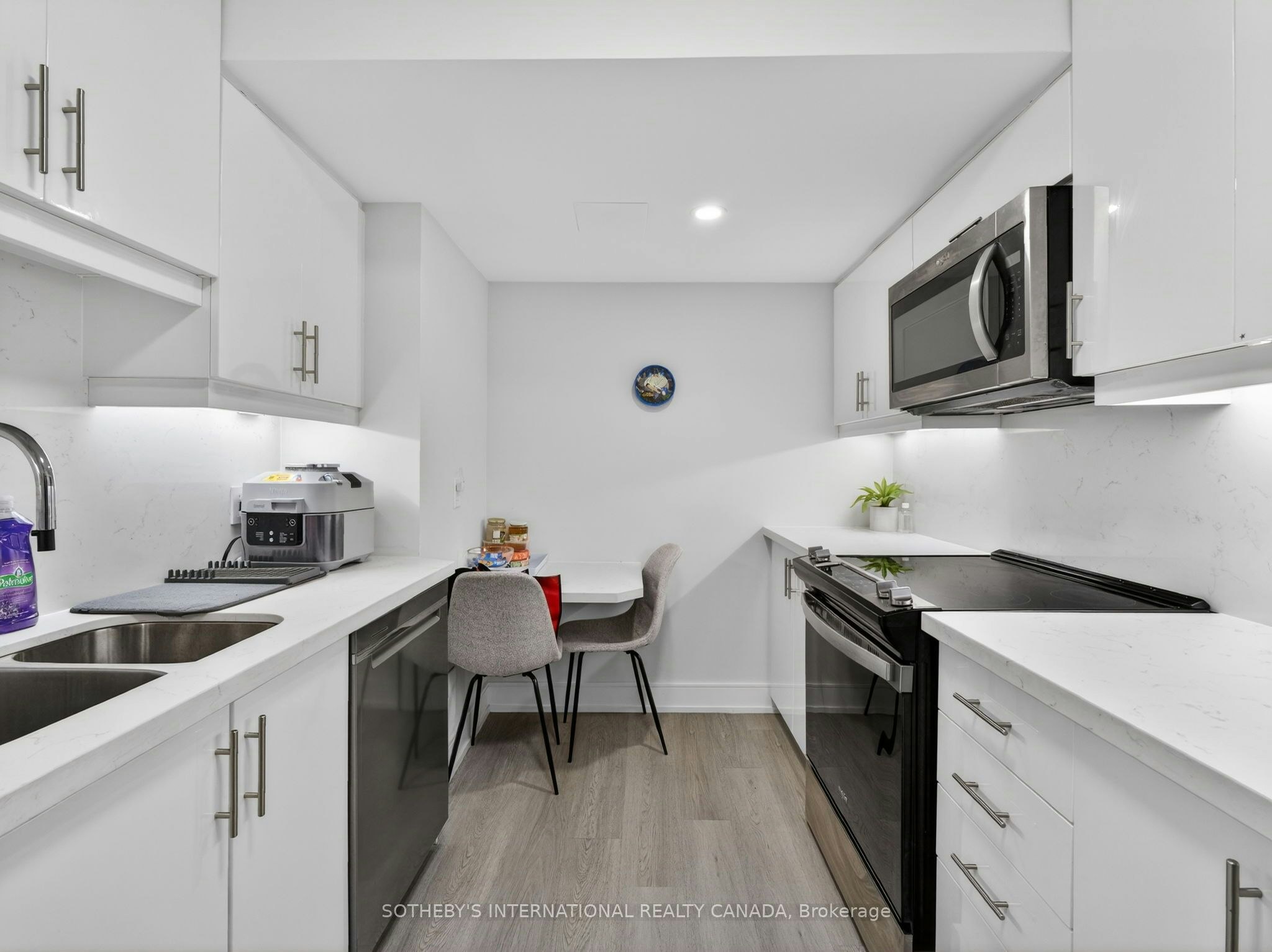 1B-24 College View Avenue, Toronto, ON, M5P 1J4 - 12