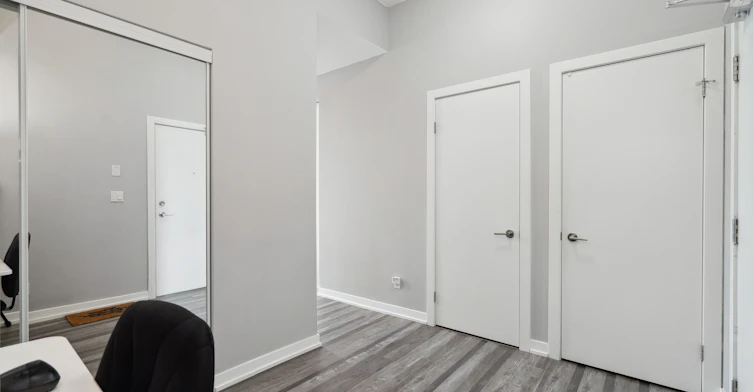 721-20 Bruyeres Mews, Toronto, ON, M5V 0G8 - 5