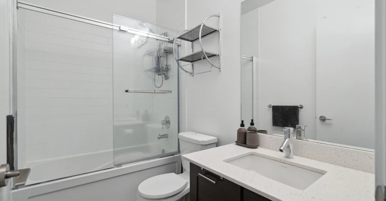 721-20 Bruyeres Mews, Toronto, ON, M5V 0G8 - 6