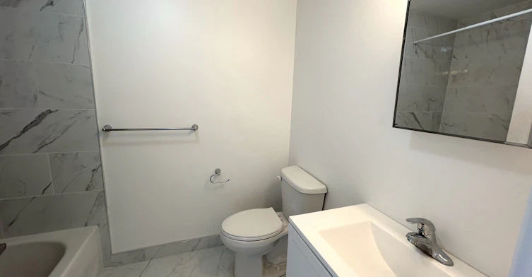 2nd fl-792 College Street, Toronto, ON, M6G 1C5 - 12
