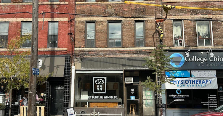 2nd fl-792 College Street, Toronto, ON, M6G 1C5 - 14