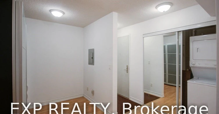809-761 Bay Street, Toronto, ON, M5G 2R2 - 9