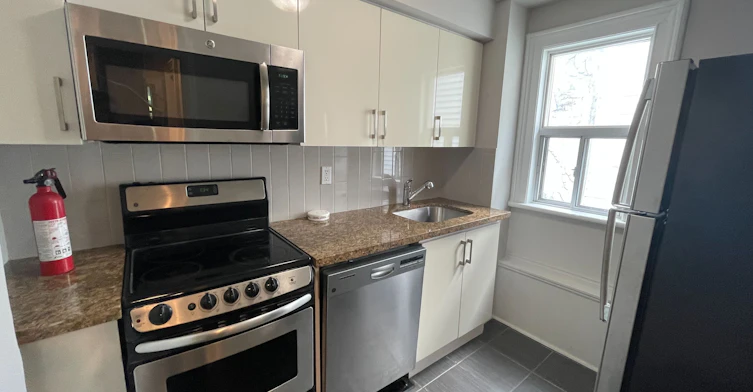 2-71 Cecil Street, Toronto, ON, M5T 1N5