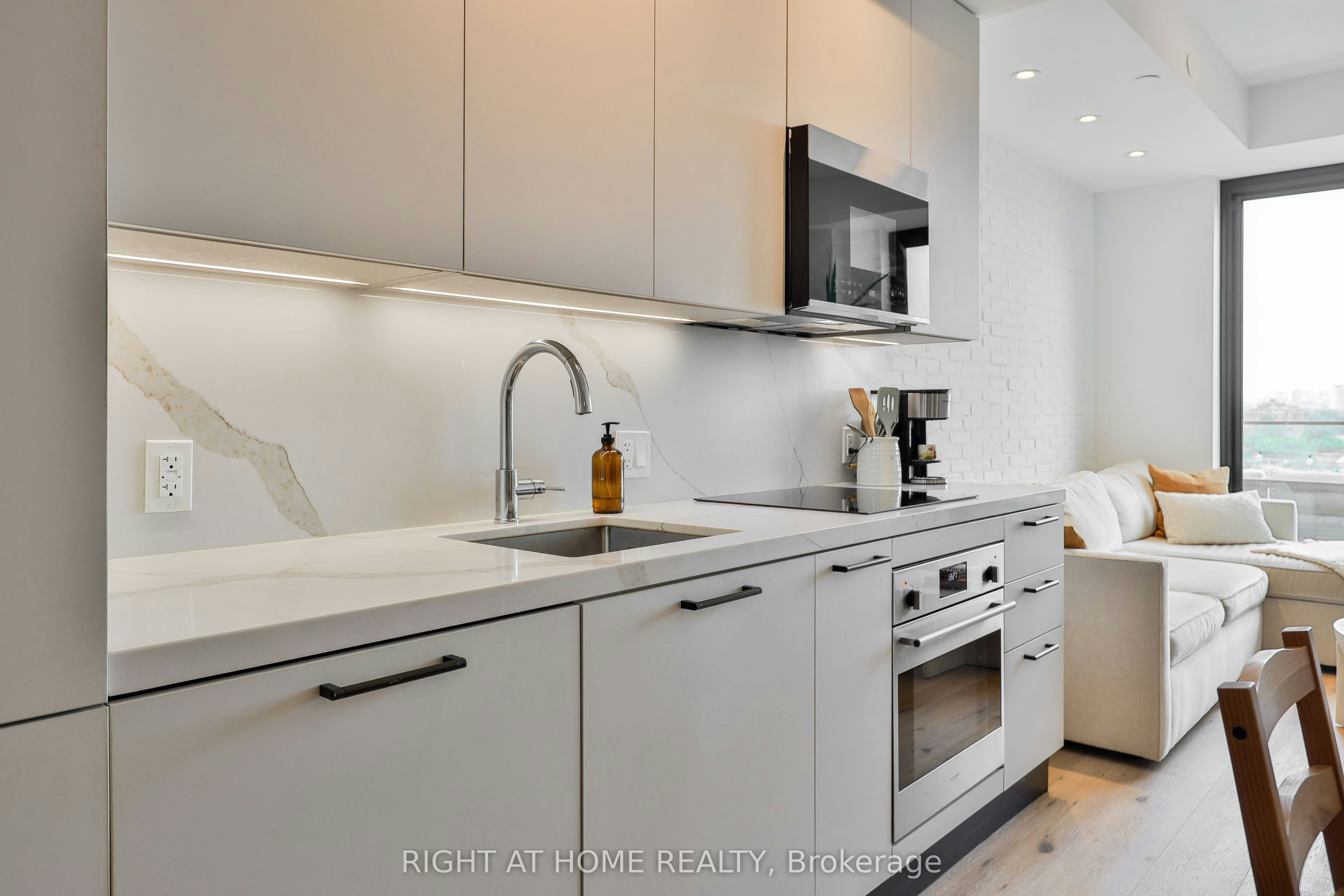 1007-200 Sudbury Street, Toronto, ON, M6J 0H1 - 7