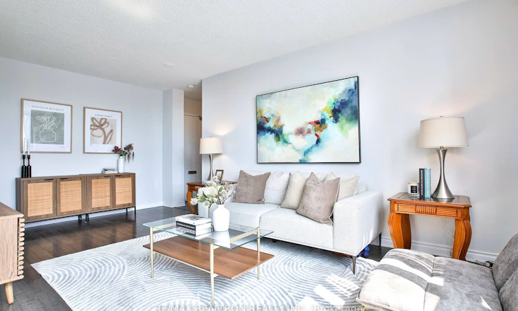 711-5 Parkway Forest Drive