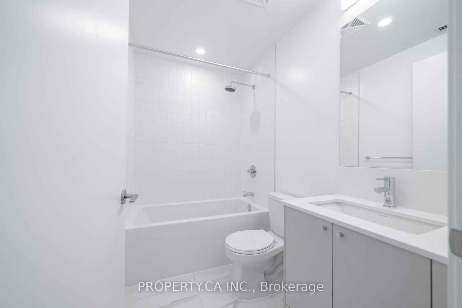 1409-10 Oak Street, Toronto, ON, M5A 0Z1 - 12