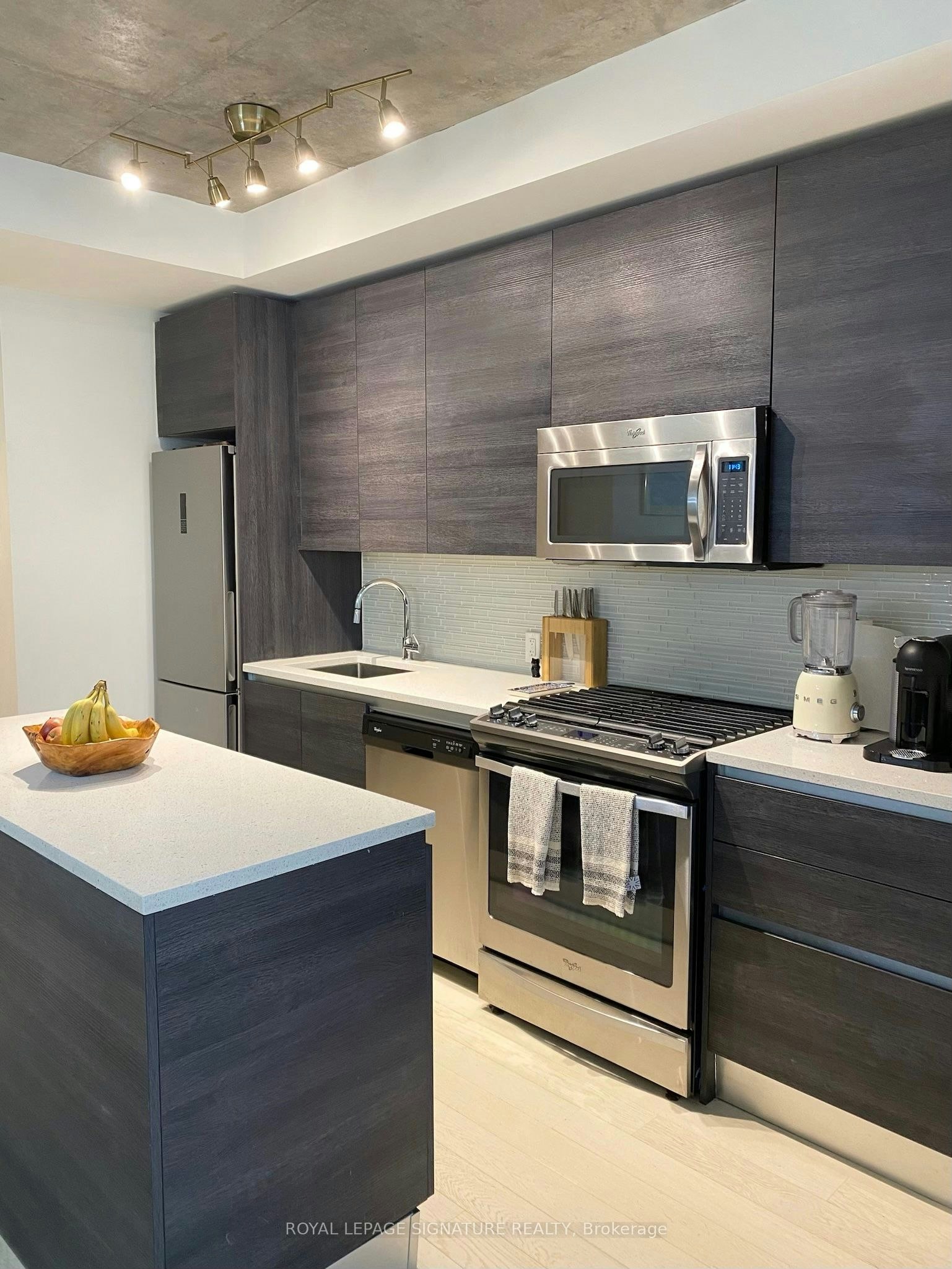1413-111 Bathurst Street, Toronto, ON, M5V 0M9 - 5