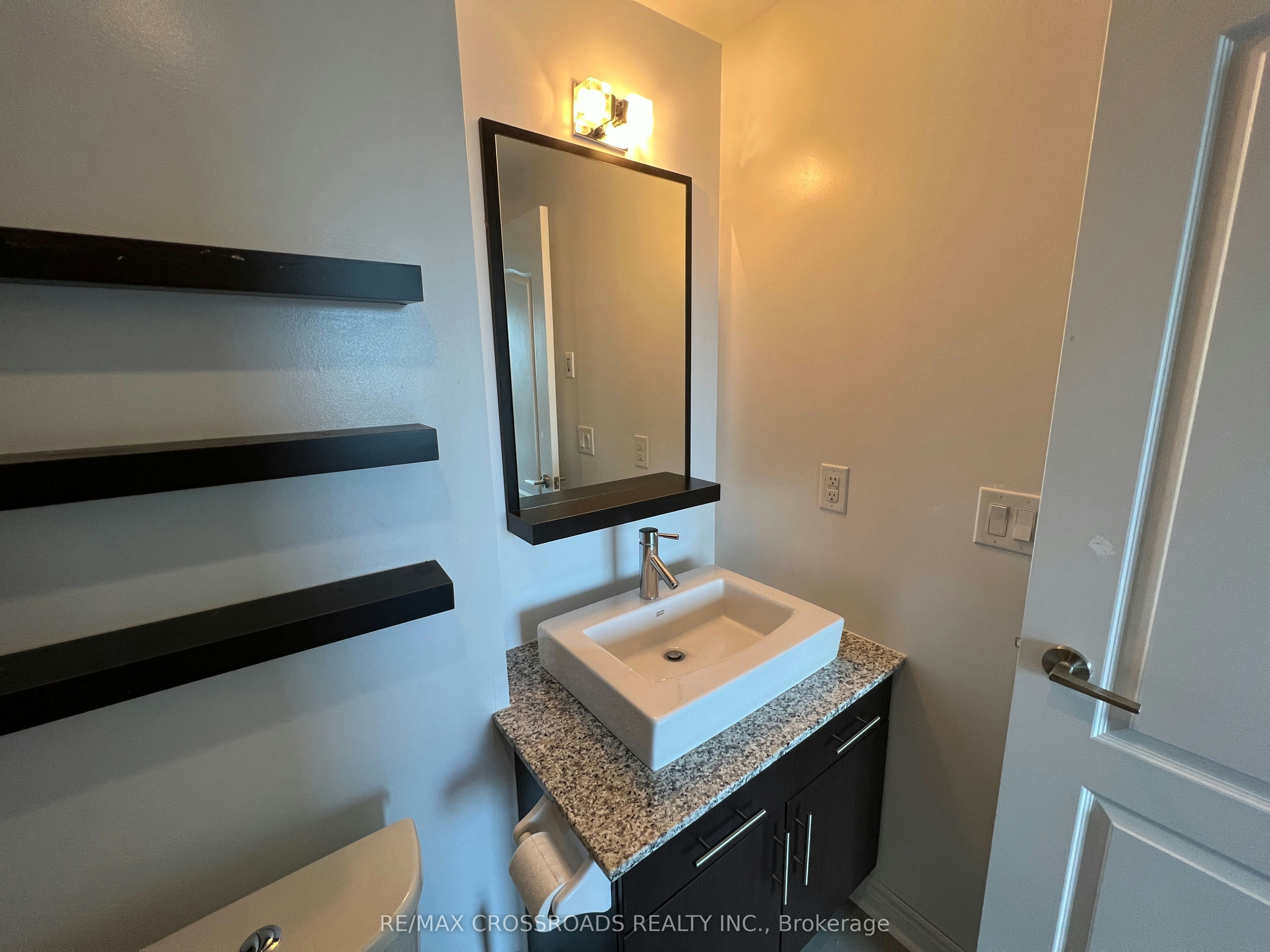 519-2756 Old Leslie Street, Toronto, ON, M2K 0E2 - 2