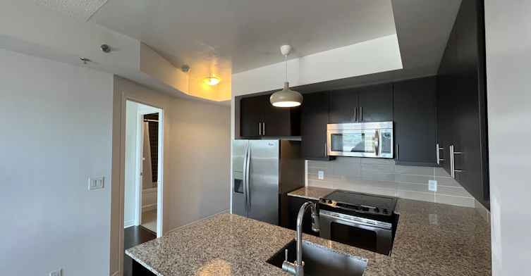 519-2756 Old Leslie Street, Toronto, ON, M2K 0E2 - 12