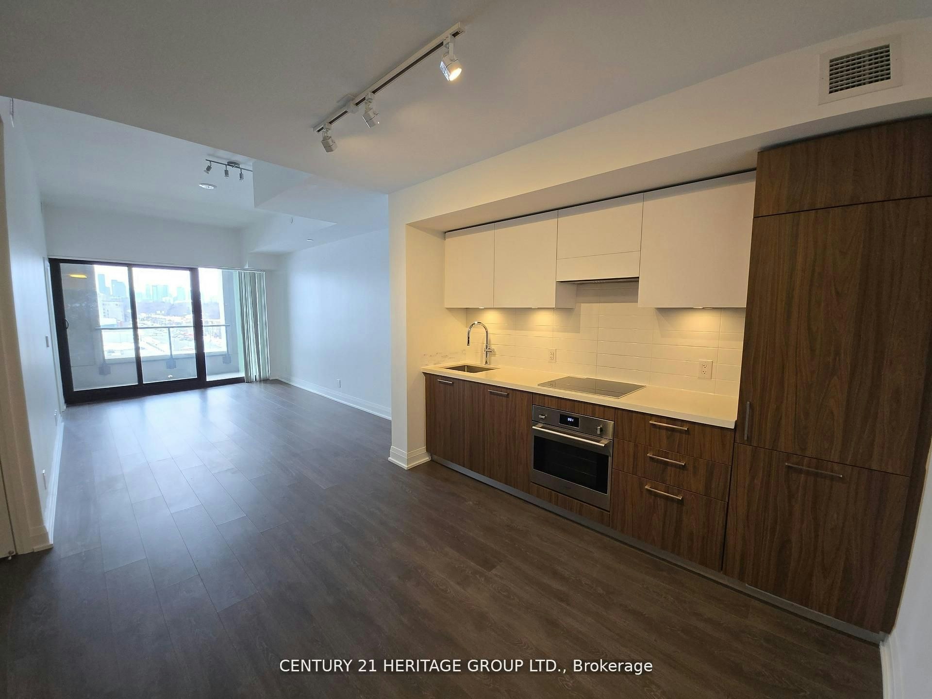 619-33 Frederick Todd Way, Toronto, ON, M4G 0C9 - 9