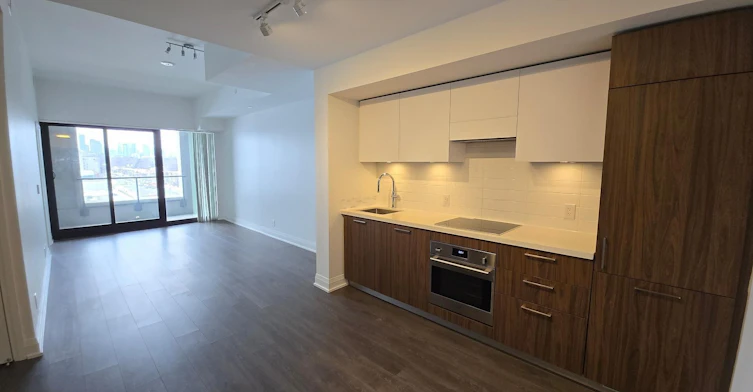 619-33 Frederick Todd Way, Toronto, ON, M4G 0C9 - 9