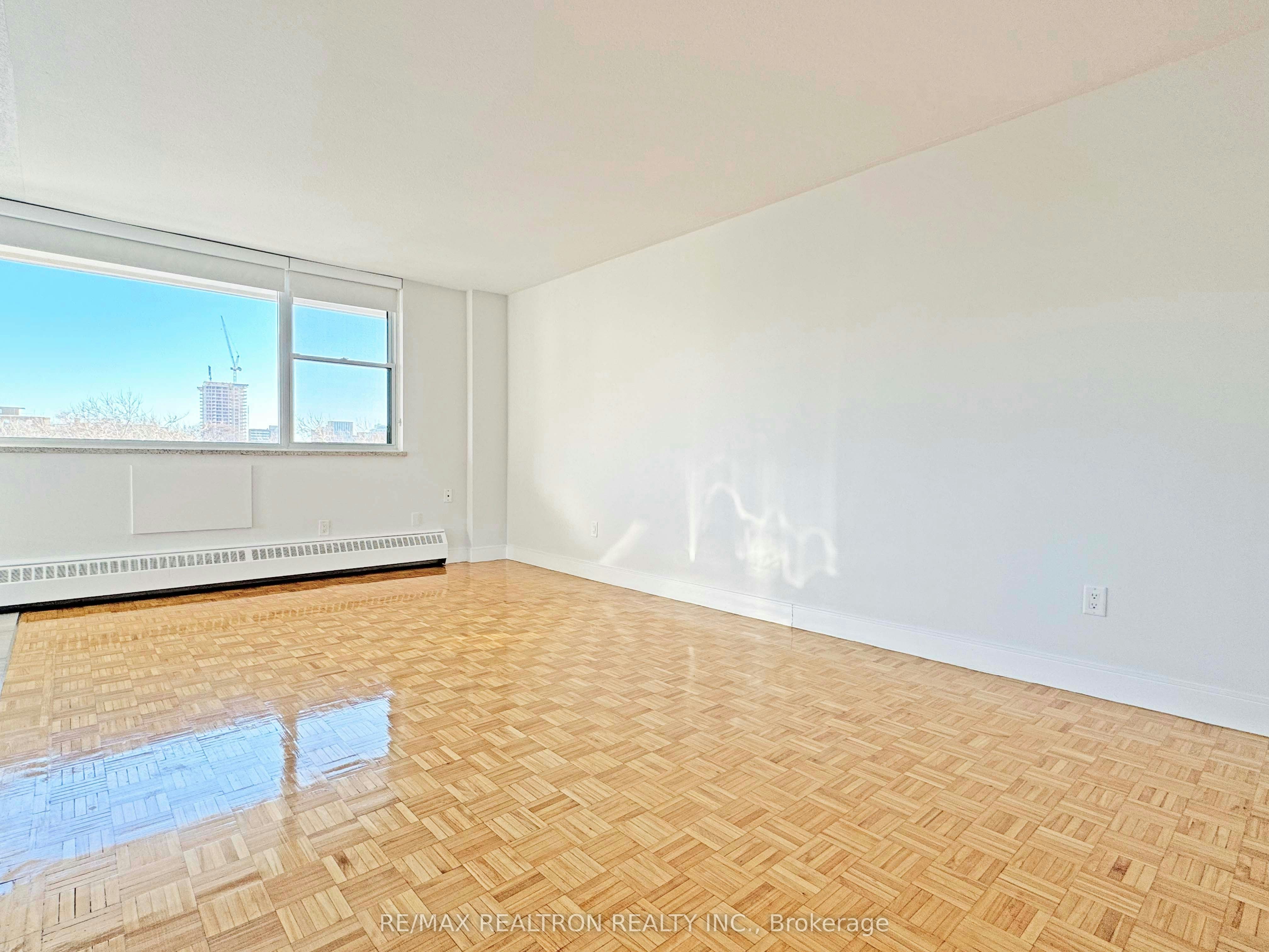 702-276 St George Street, Toronto, ON, M5R 2P6 - 4