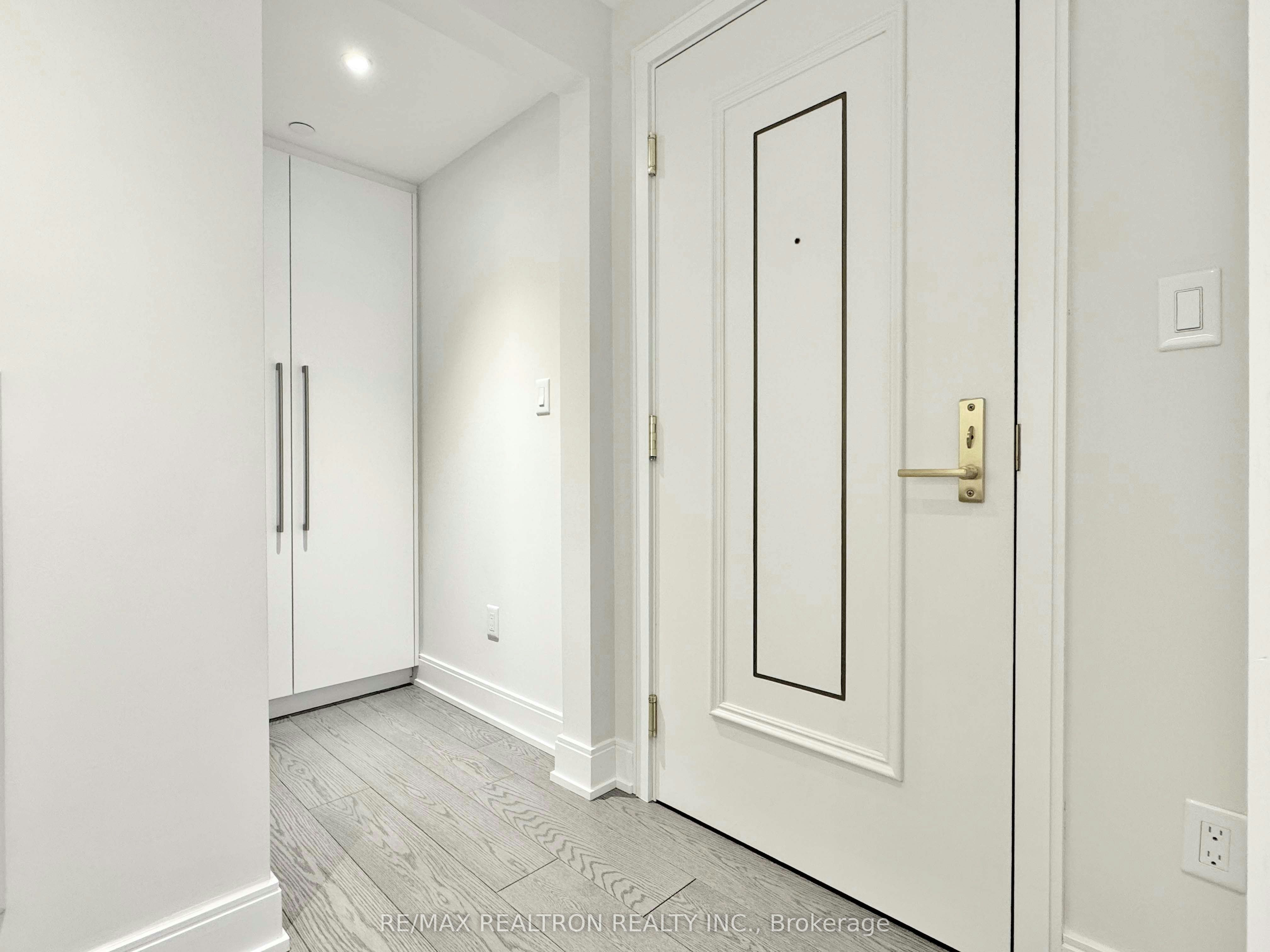 105-2 Clarendon Avenue, Toronto, ON, M4V 1H9 - 6
