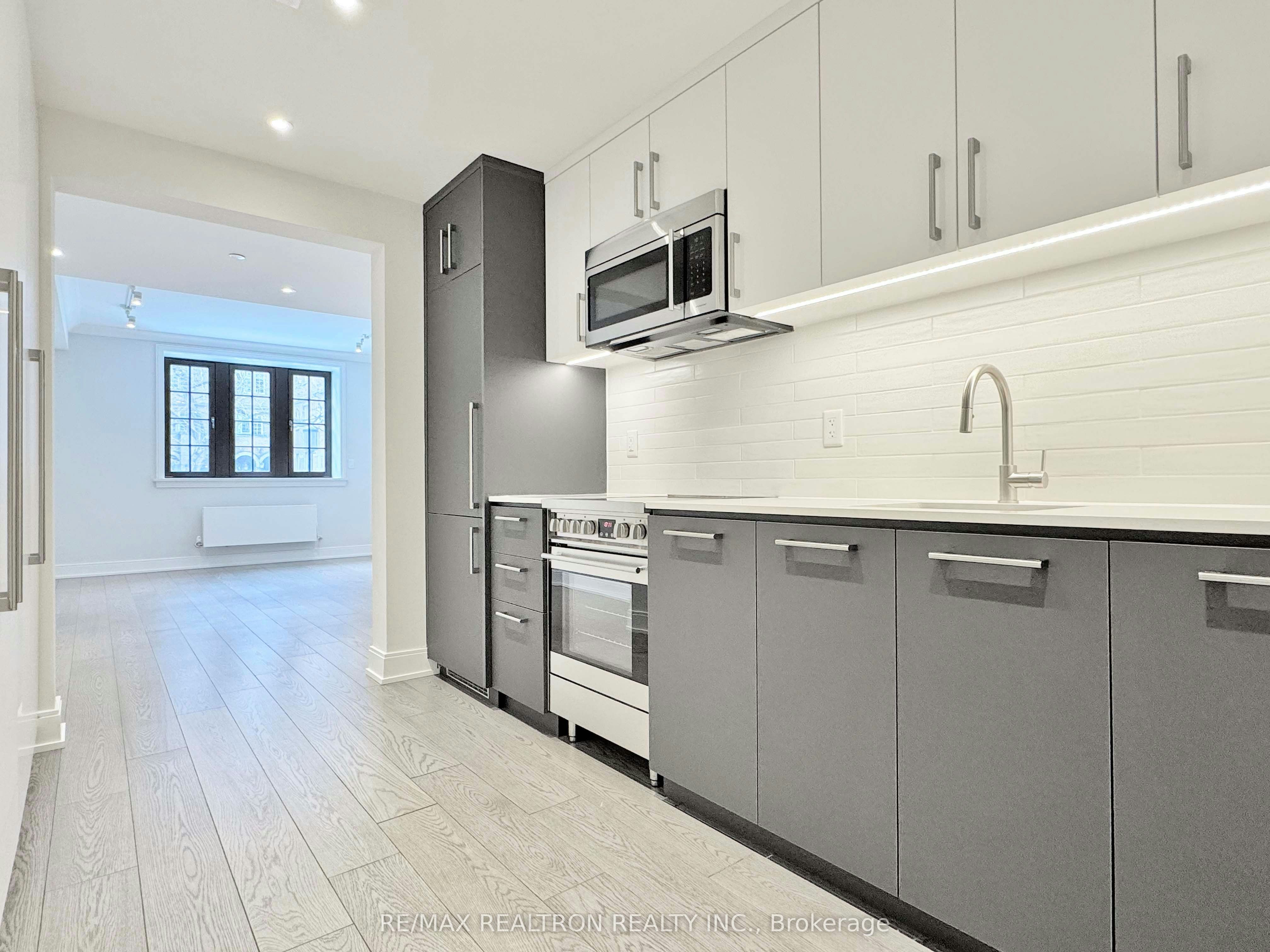 105-2 Clarendon Avenue, Toronto, ON, M4V 1H9 - 5