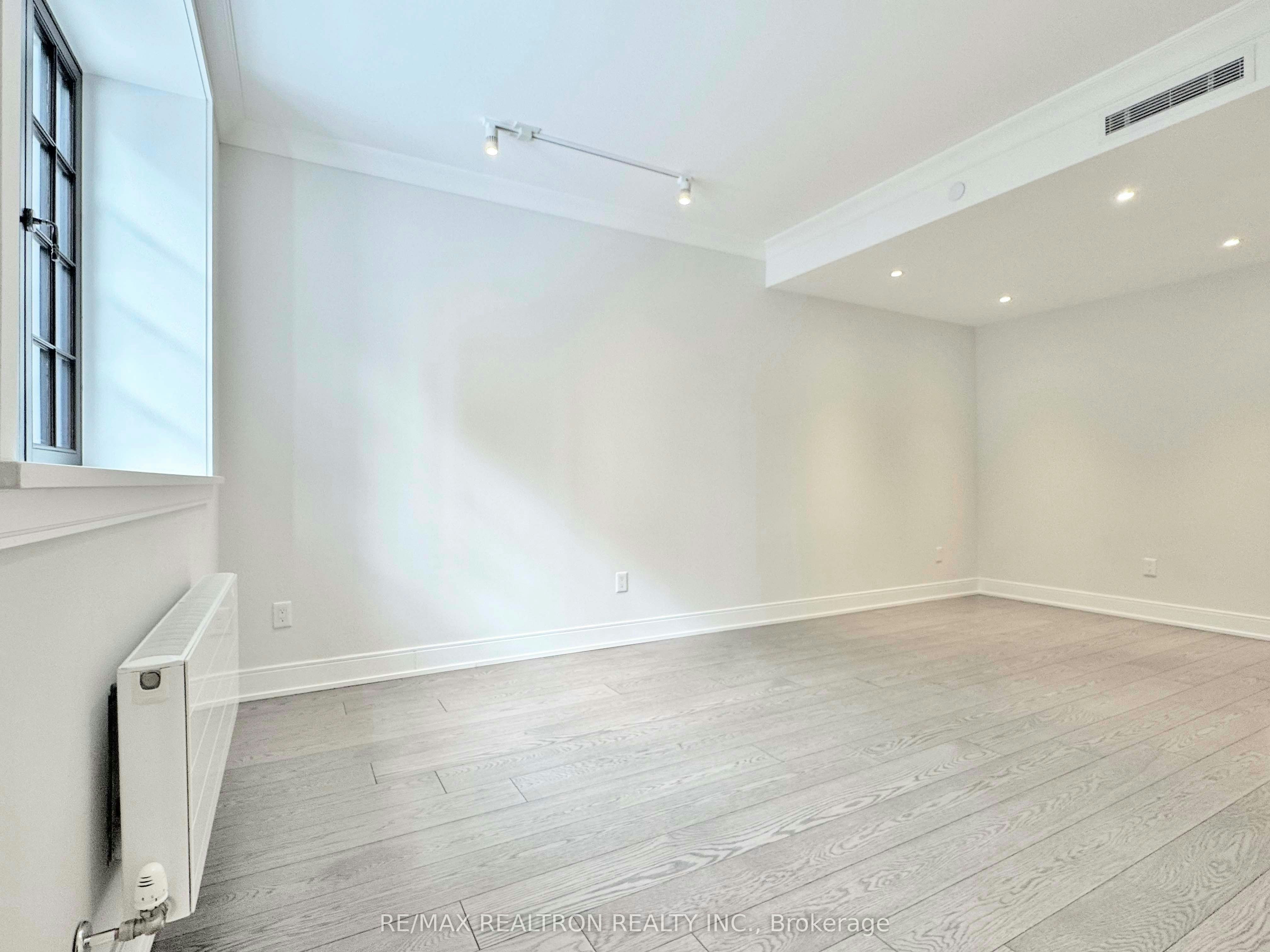 105-2 Clarendon Avenue, Toronto, ON, M4V 1H9 - 3