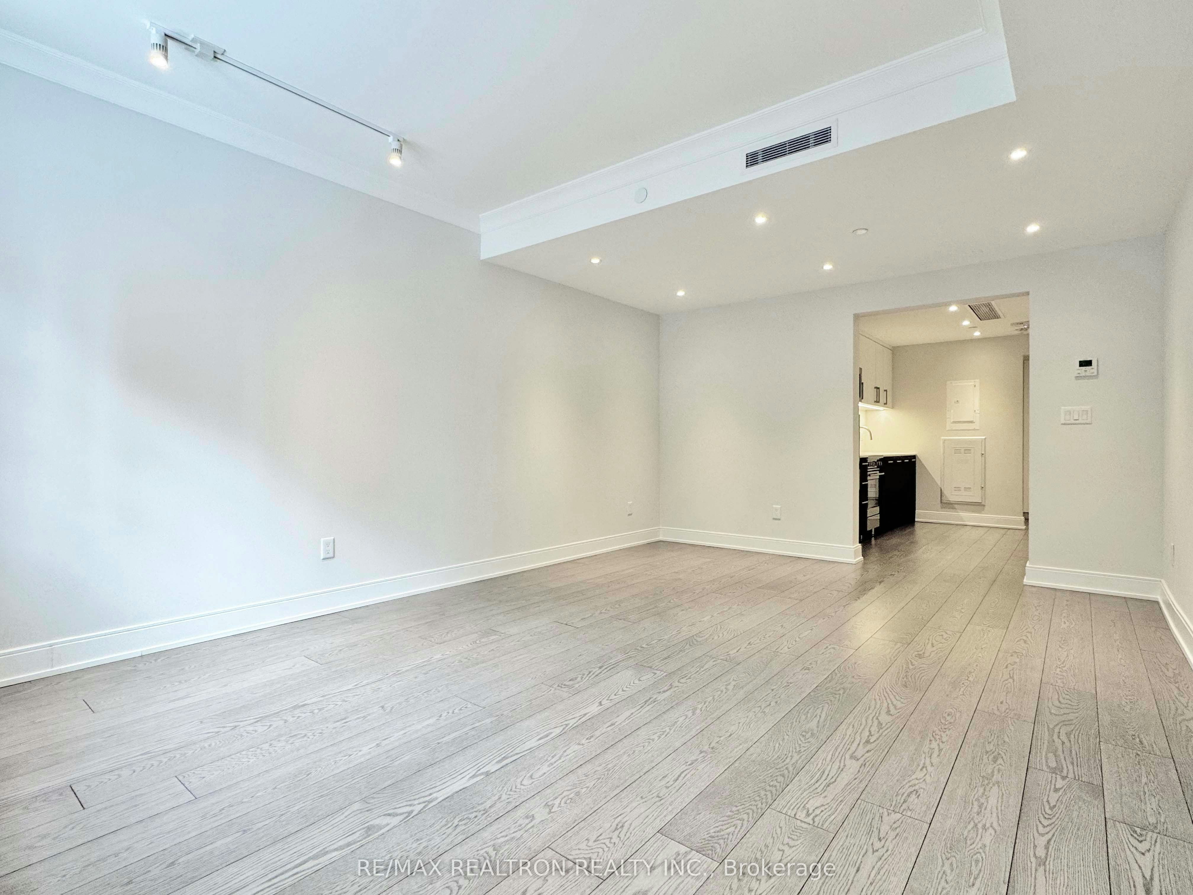 105-2 Clarendon Avenue, Toronto, ON, M4V 1H9 - 4