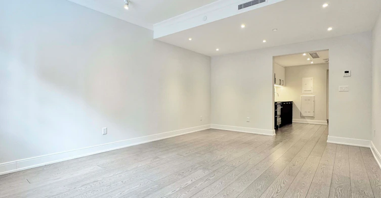 105-2 Clarendon Avenue, Toronto, ON, M4V 1H9 - 4