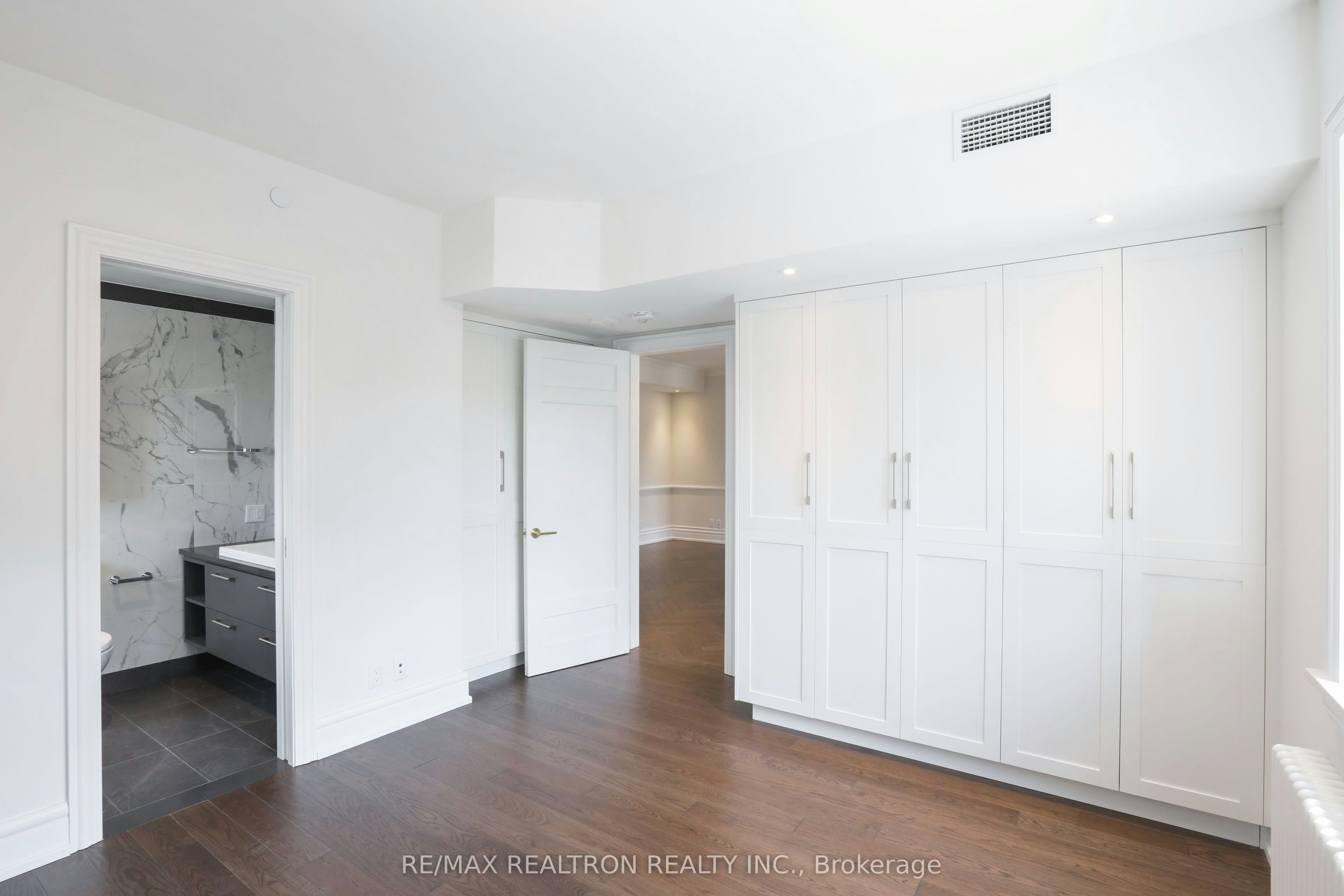 206-2 Clarendon Avenue, Toronto, ON, M4V 1H9 - 8