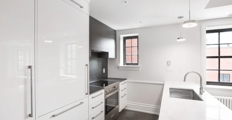 206-2 Clarendon Avenue, Toronto, ON, M4V 1H9 - 7