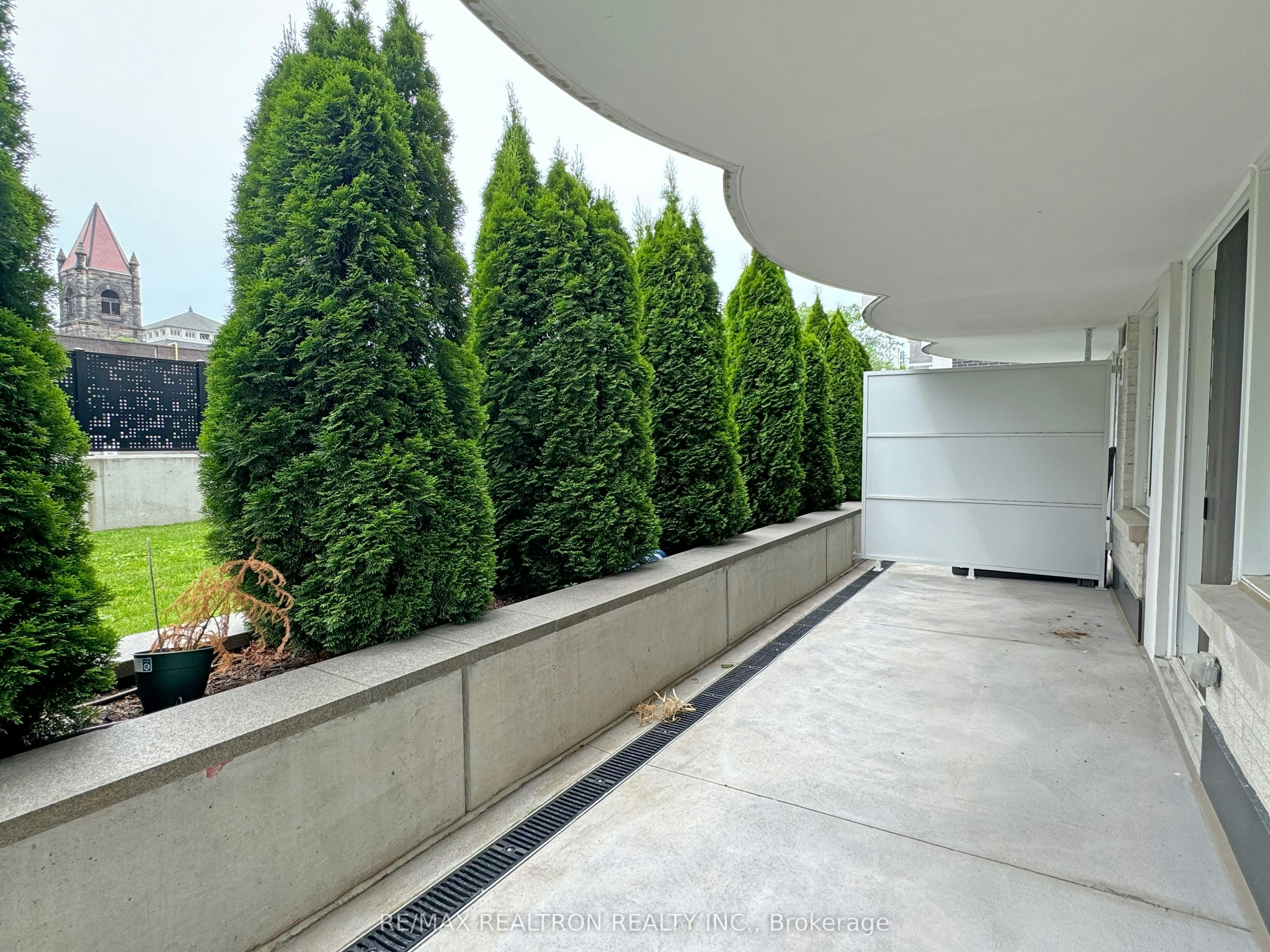 105-11 Walmer Road, Toronto, ON, M5R 2W9 - 11
