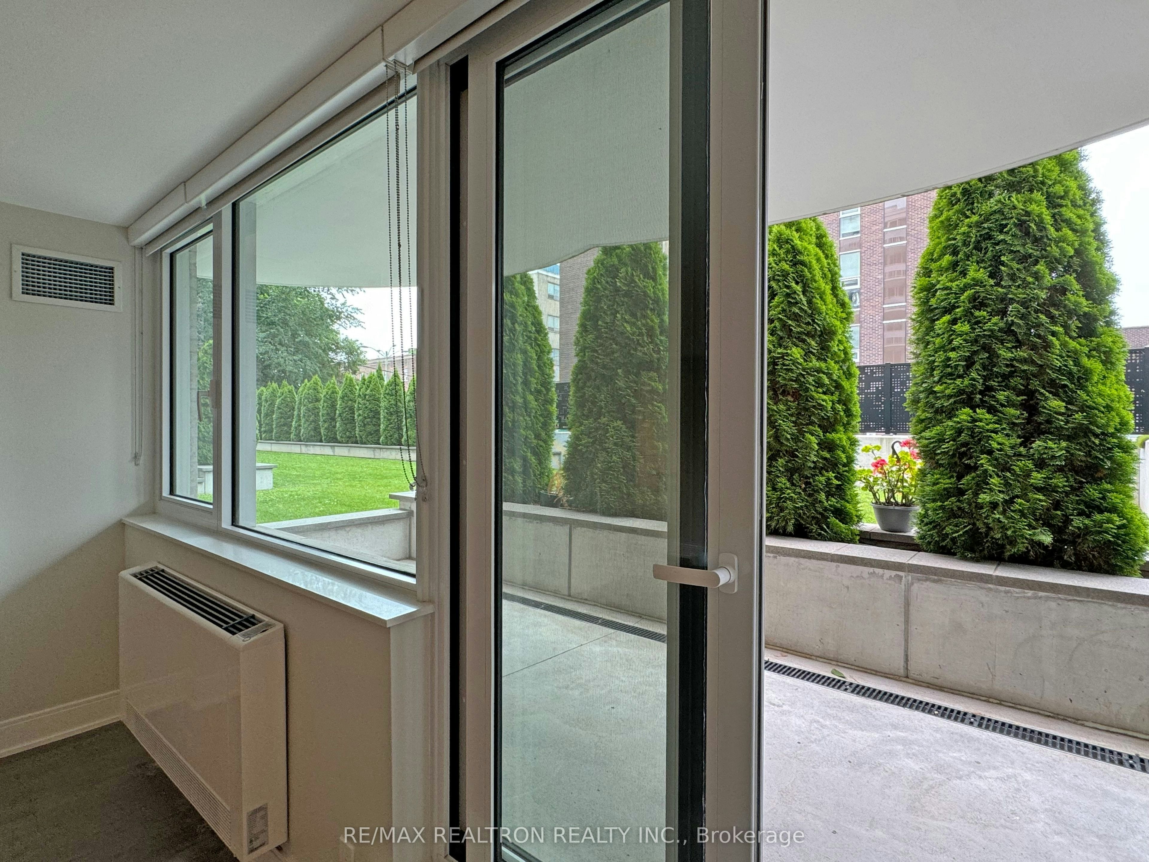 105-11 Walmer Road, Toronto, ON, M5R 2W9 - 9